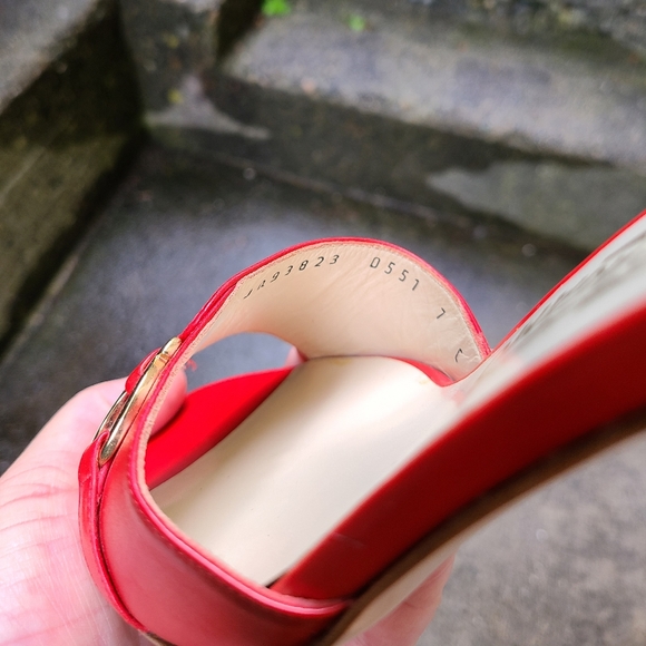 Vintage Salvatore Ferragamo 90s red Gancini mules - Picture 6 of 7